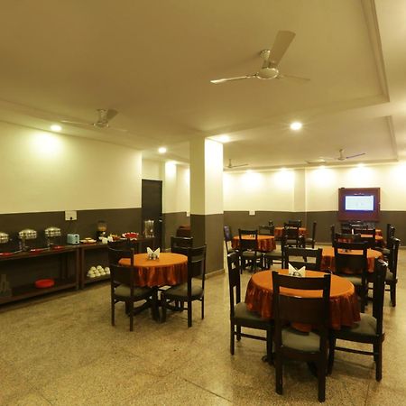Hotel Emerald Suites At Airport Νέο Δελχί Εξωτερικό φωτογραφία