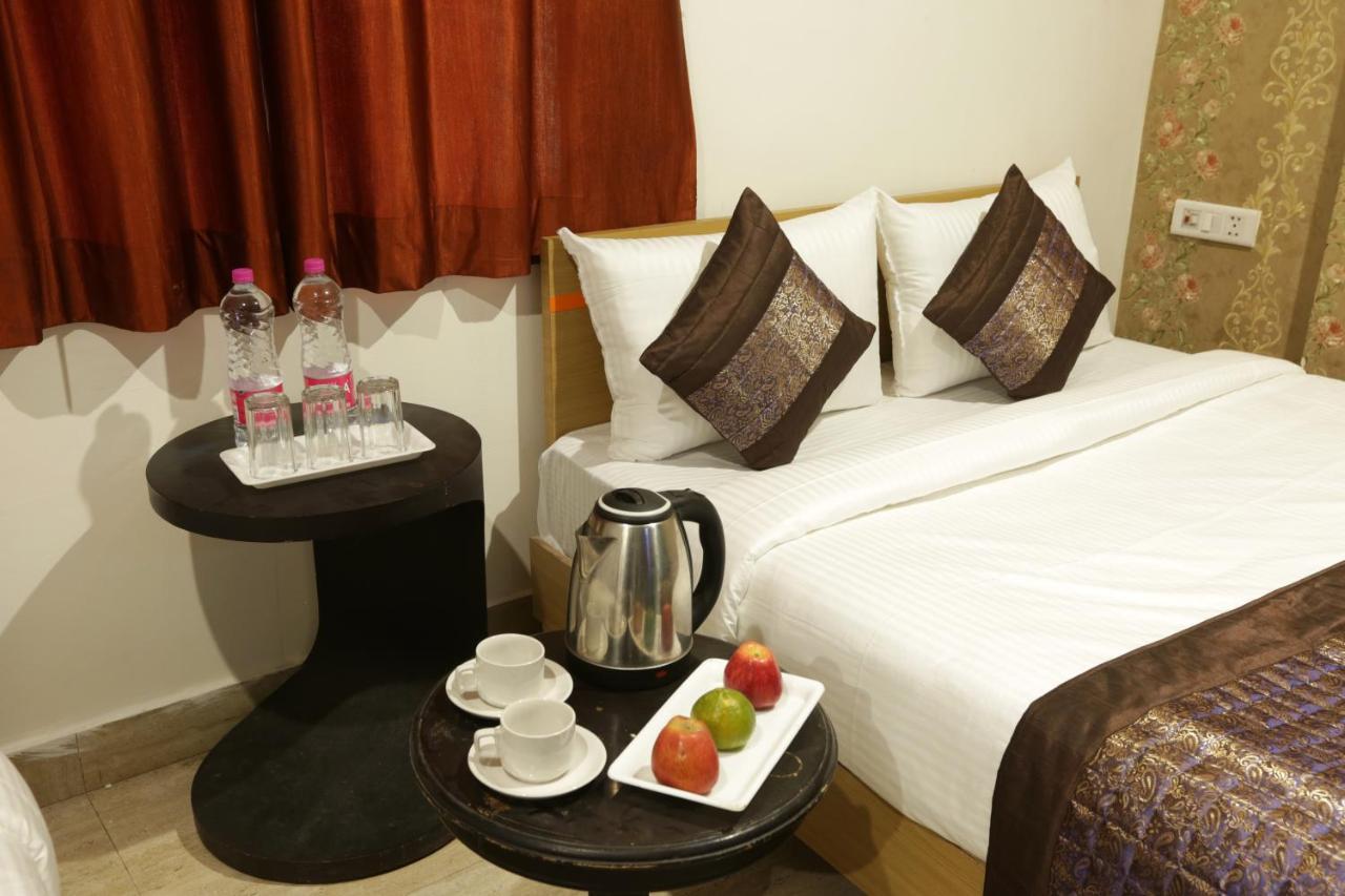 Hotel Emerald Suites At Airport Νέο Δελχί Εξωτερικό φωτογραφία