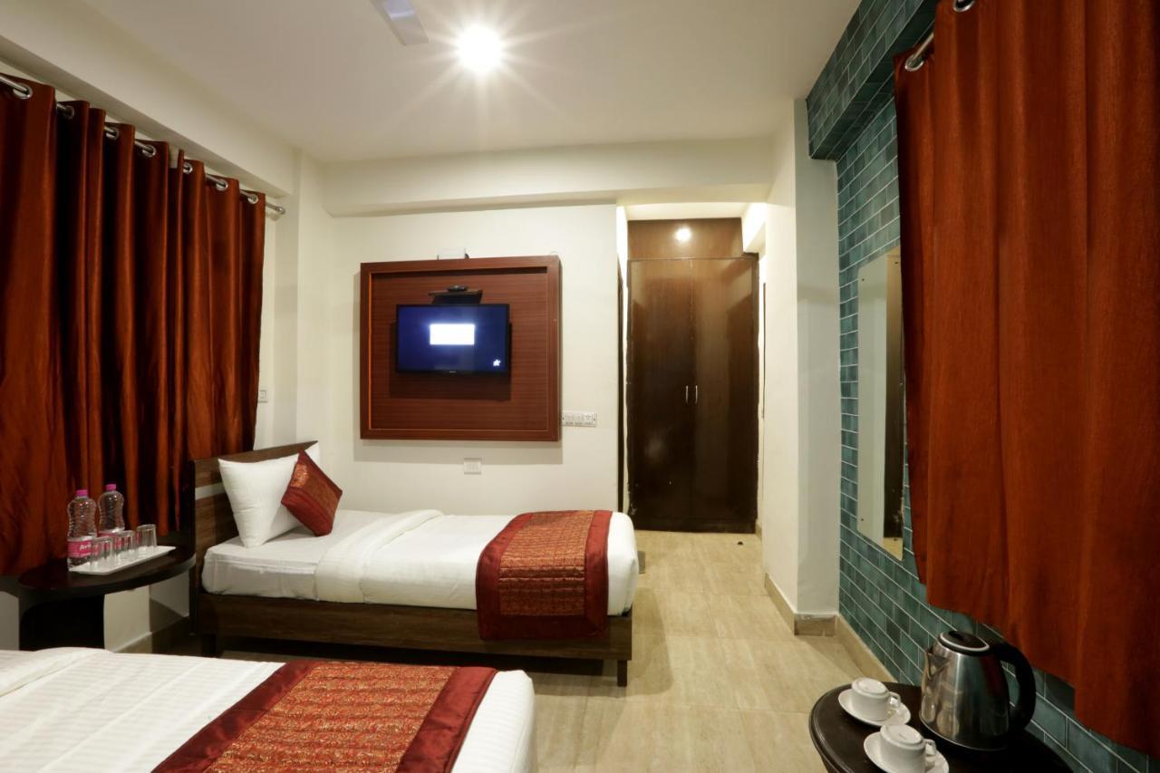 Hotel Emerald Suites At Airport Νέο Δελχί Εξωτερικό φωτογραφία