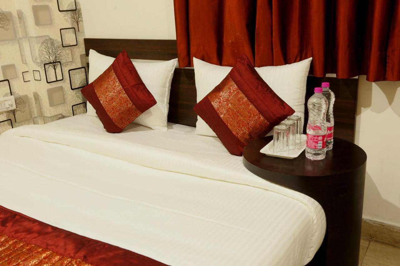 Hotel Emerald Suites At Airport Νέο Δελχί Εξωτερικό φωτογραφία