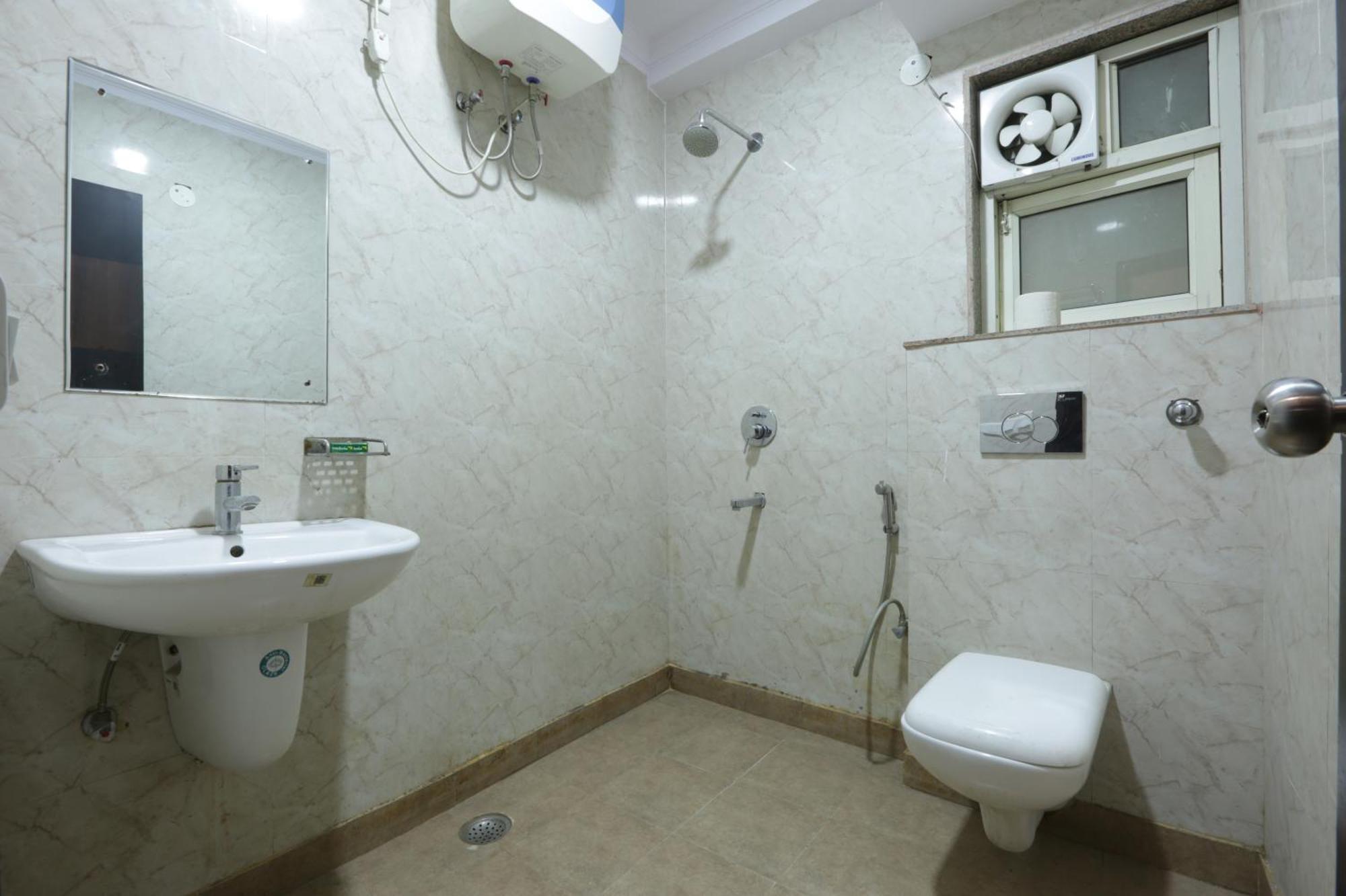 Hotel Emerald Suites At Airport Νέο Δελχί Εξωτερικό φωτογραφία