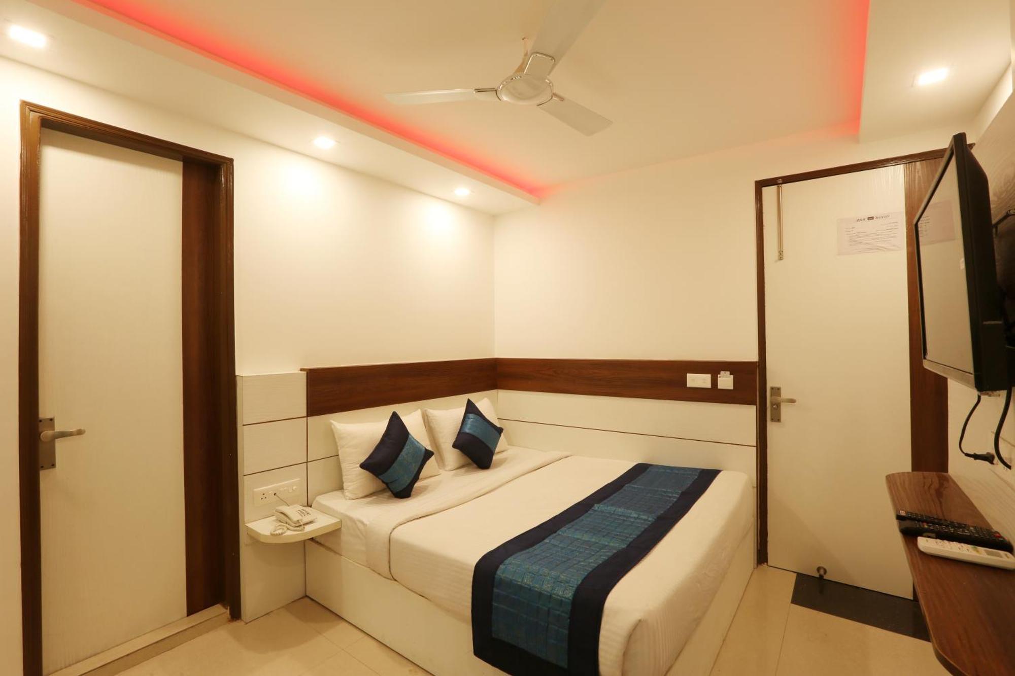 Hotel Emerald Suites At Airport Νέο Δελχί Εξωτερικό φωτογραφία